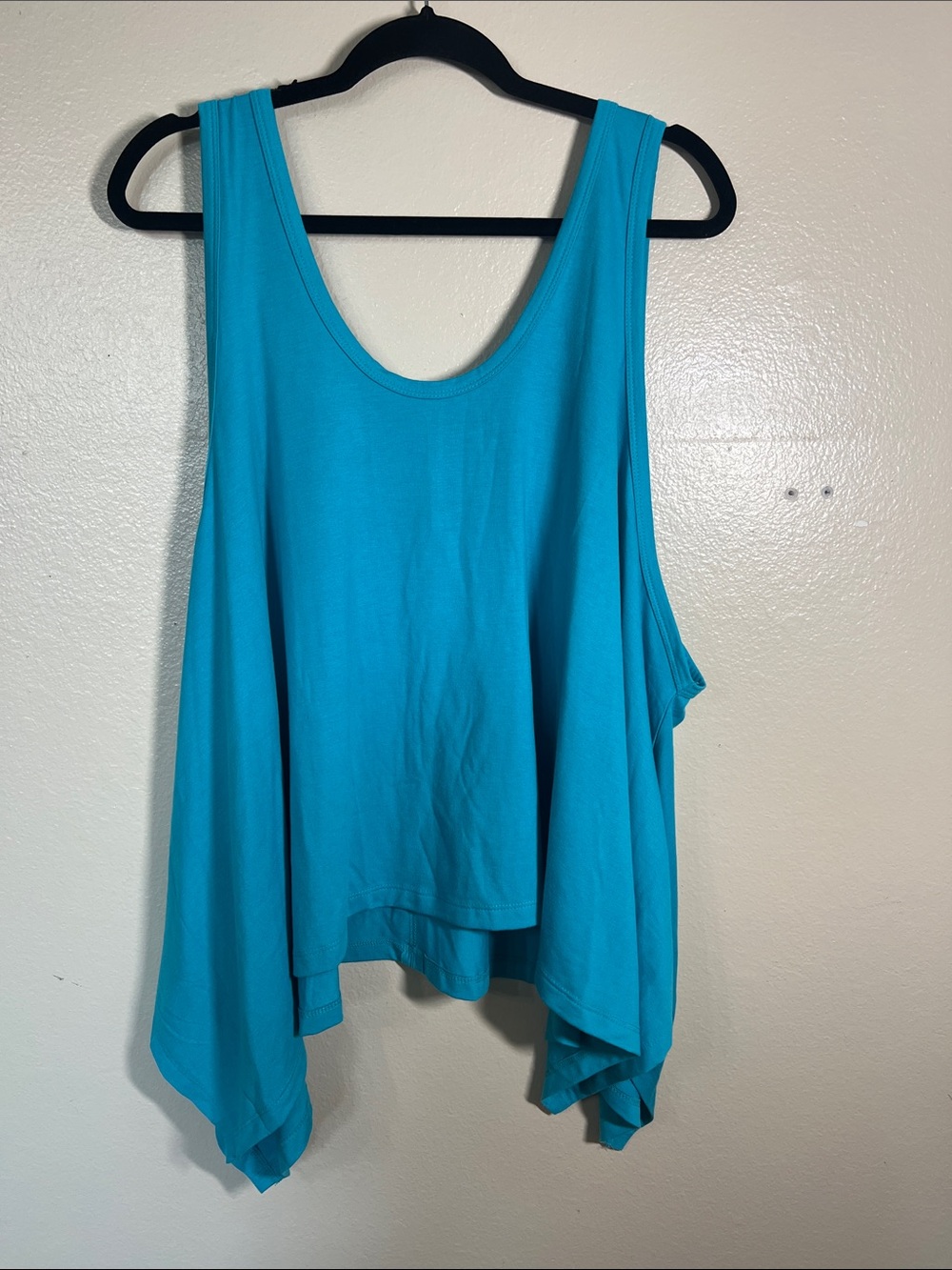 Zenana Outfitters Turquoise Flowy Scoop Neck Tank
